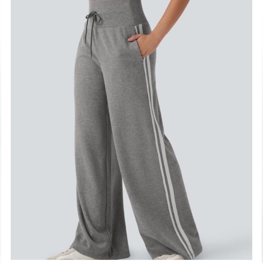 NWOT Halara Ribbed Wide Leg High Waist Striped Grey Sweatpants Women's Small